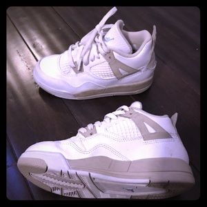 Kid’s Jordan Retro 4